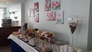 Petit déjeuner buffet compris tous les jours