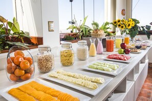 Free daily buffet breakfast  - Hotel Natura Inn (Arequipa)