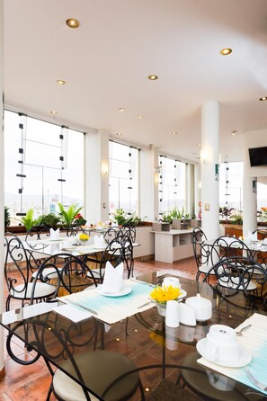 Breakfast, lunch and dinner served - Hotel Natura Inn (Arequipa)