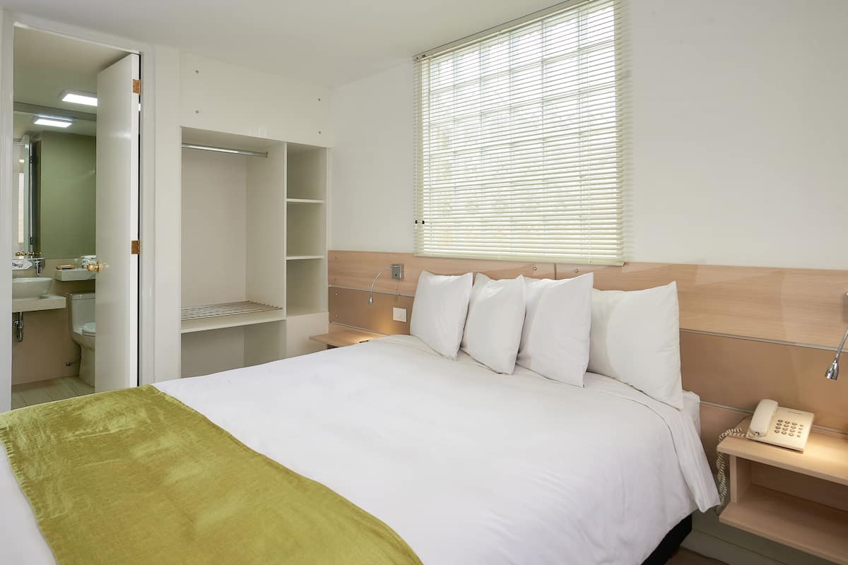 double room | premium bedding, down duvets, in-room safe, free wifi