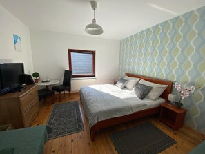 Pillow-top beds, desk, iron/ironing board, free WiFi - Penzion Plesnivec (Poprad)