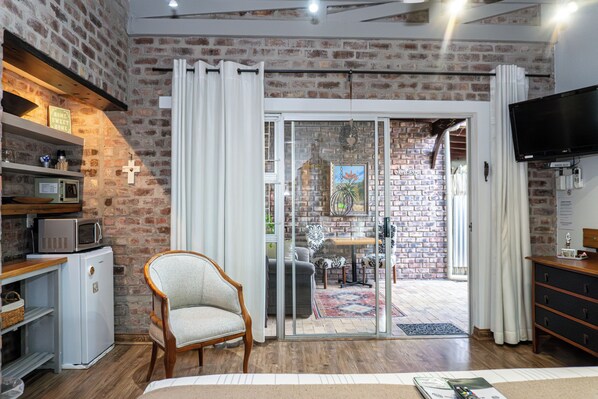 Honeymoon Room, 1 Bedroom (R3) | View from room - Earthbound B&B (Oudtshoorn)