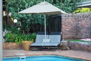 Exterior - Earthbound B&B (Oudtshoorn)