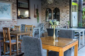 Dining room - Earthbound B&B (Oudtshoorn)
