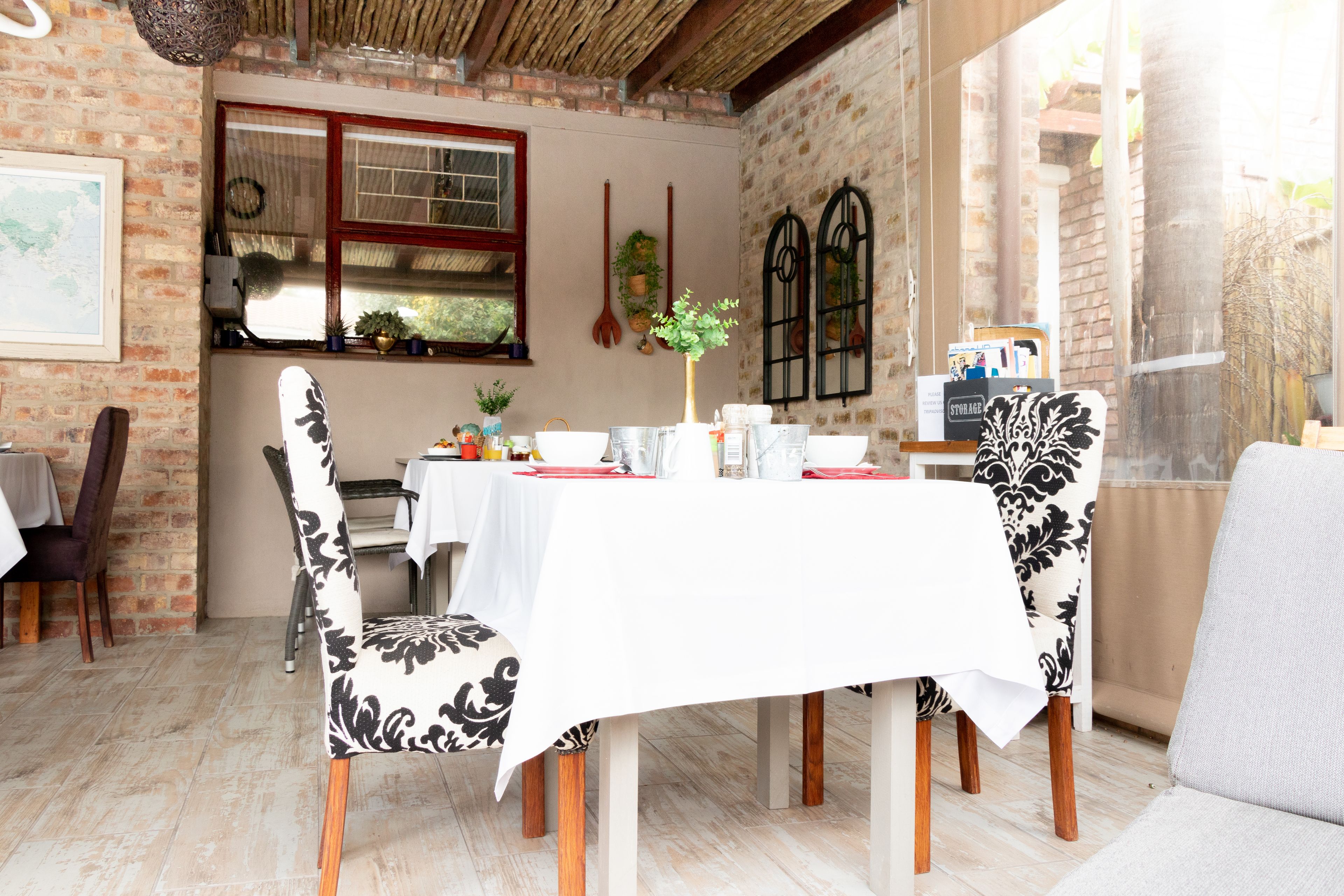 Daily continental breakfast (ZAR 125.00 per person)