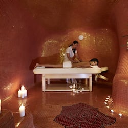 Salas de tratamiento para parejas y baño turco o hammam
