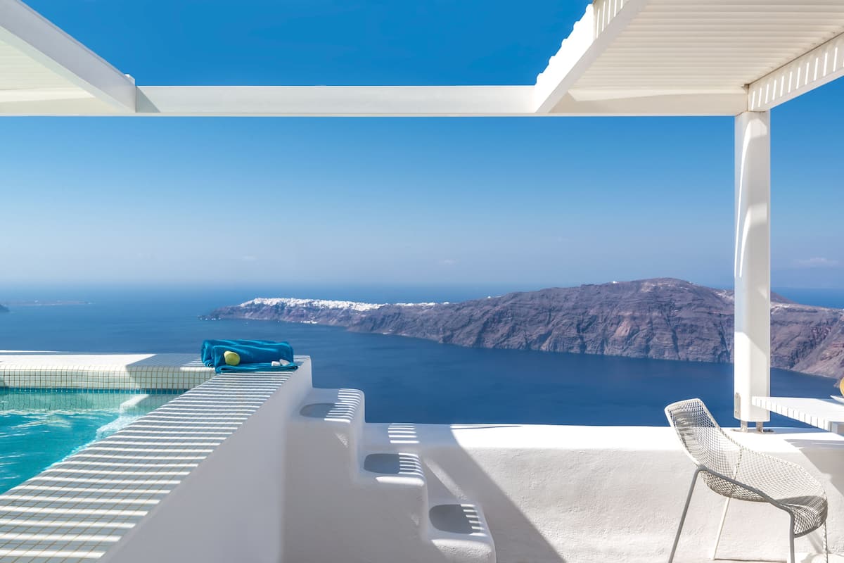 Pearl Honeymoon Suite, Top level, Caldera View, Private terrace (Secluded) | Privéspabad