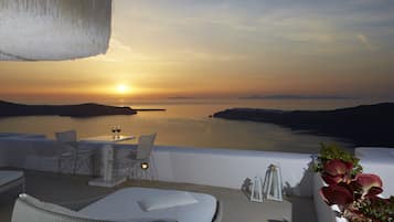 White Suite, 2 Bedrooms, Hot Tub, Higher level, Private terrace (Not secluded) | Balcony