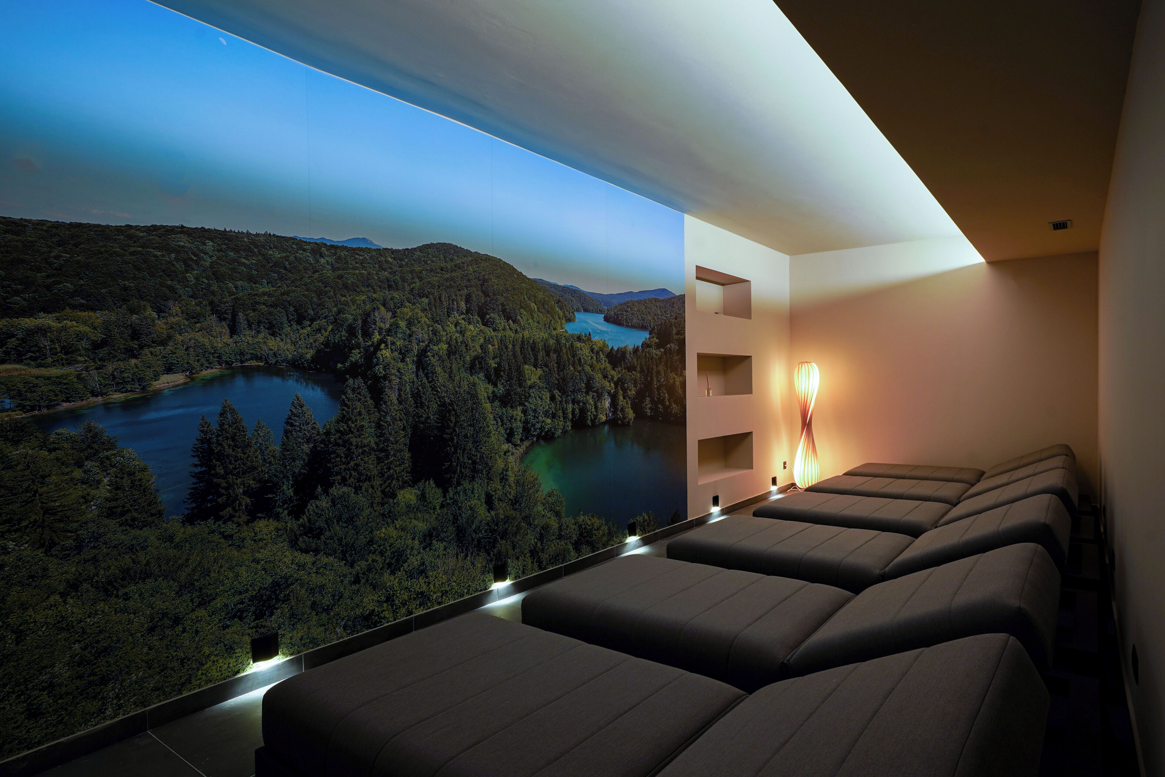 Sauna, hot tub, steam room, Turkish bath, deep-tissue massages