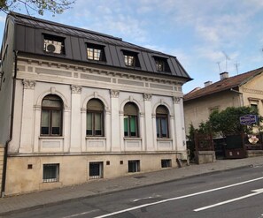 EntrĂ©e de lâhĂ©bergement