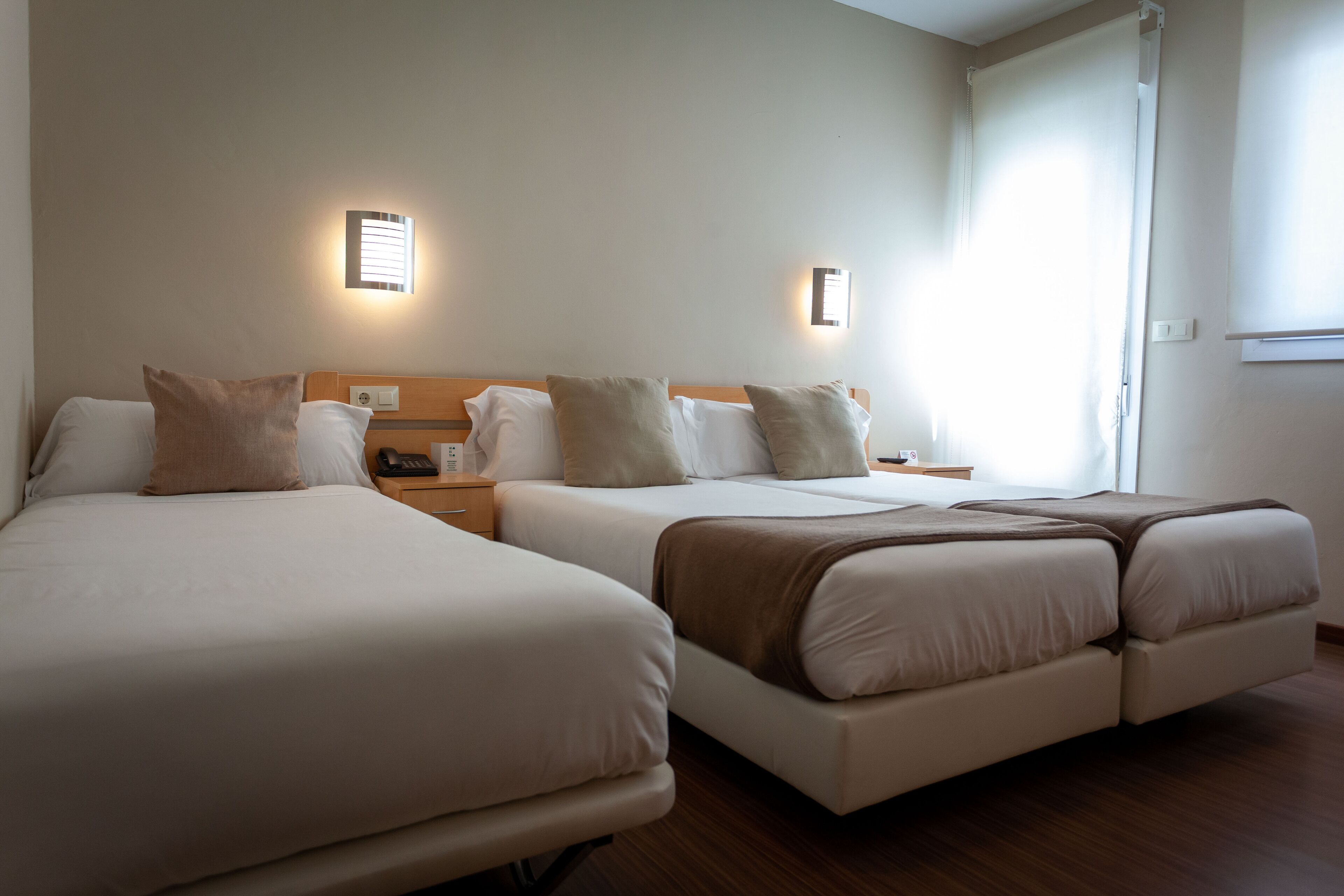 standard double room (with extra bed) | in-room safe, desk, laptop workspace, soundproofing