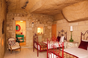 Quarto casal standard | 1 quarto, roupas de cama premium, cofres nos quartos