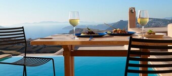 Voreina Gallery Suites