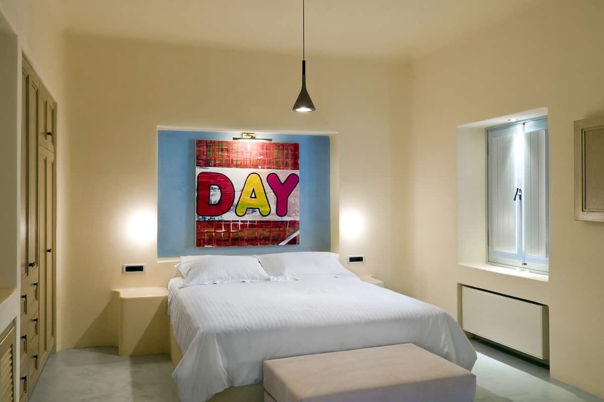Egyptian cotton sheets, premium bedding, free minibar items