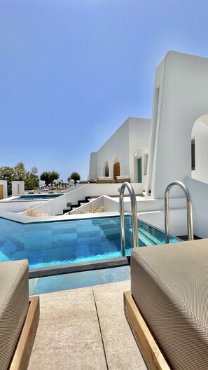 Luxury Suite, Beachfront (Plunge Pool)