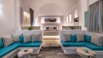 Deluxe Suite (Plunge Pool) | Roupas de cama antialérgicas, cofres nos quartos