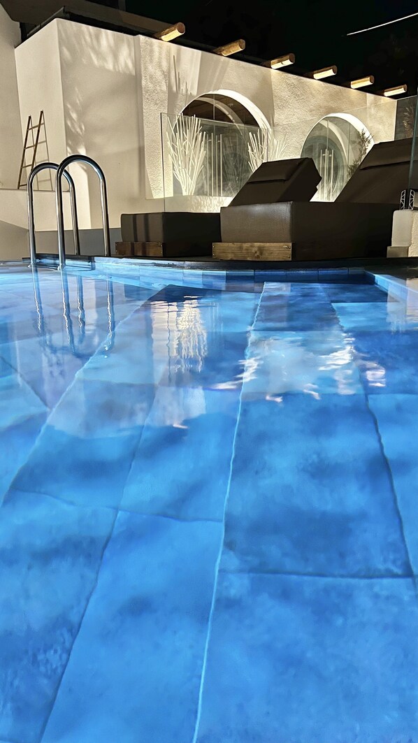 Luxury Suite, Beachfront (Plunge Pool) | Terraza o patio