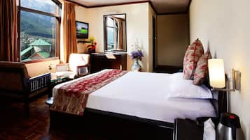 Superior Double Room, 1 Double Bed | 1 bedroom, minibar, in-room safe, desk