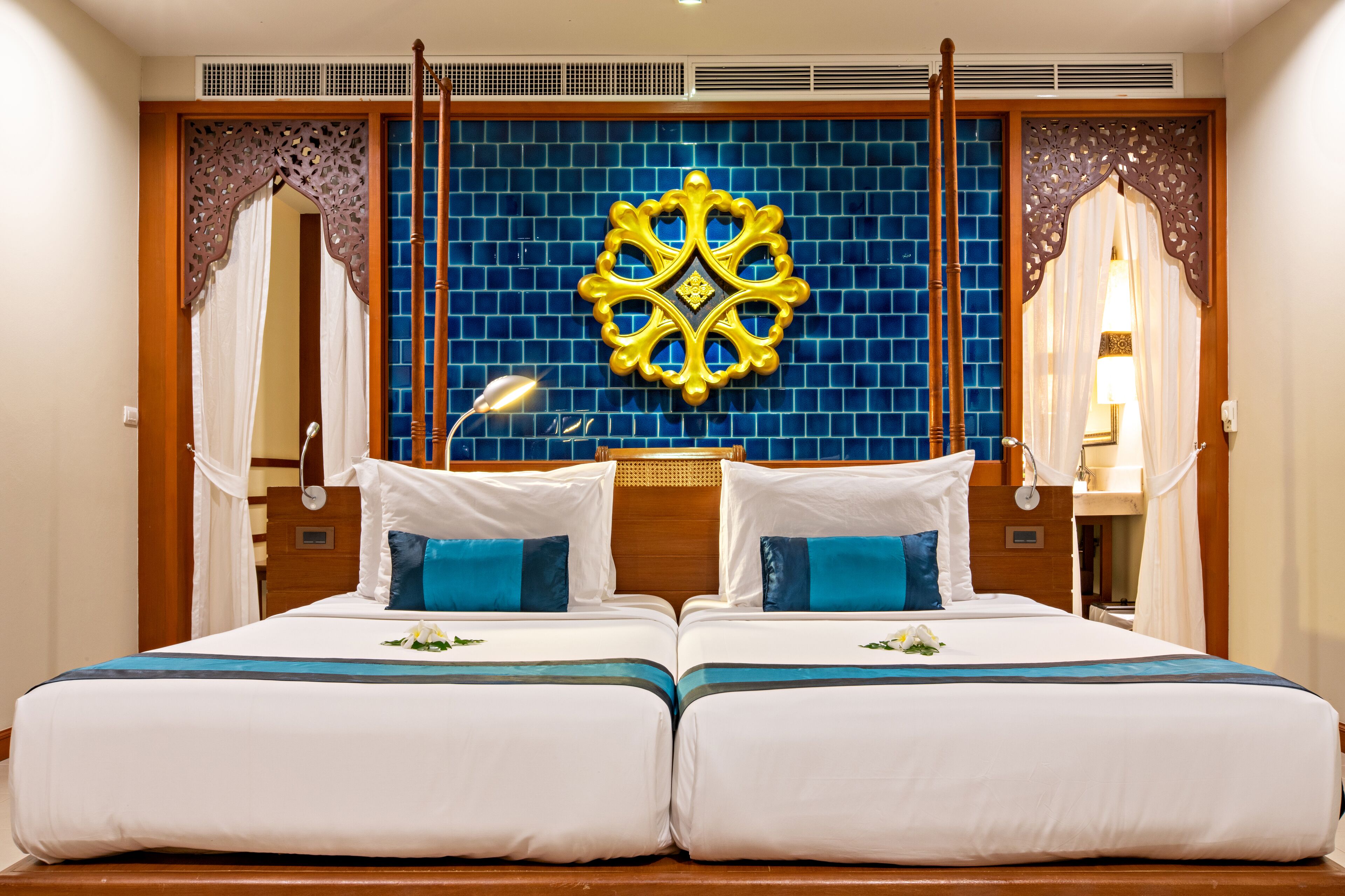 deluxe room, pool view | 1 bedroom, pillow-top beds, minibar, in-room safe