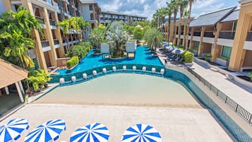 3 utomhuspooler, parasoller och solstolar