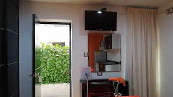 Comfort-studiosviitti, 1 parisänky | Untuvapeitot, tallelokero huoneessa, pimennysverhot, silitysrauta/-lauta