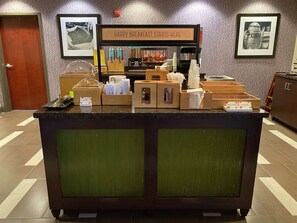 فطور أوروبي مجانًا يوميًا