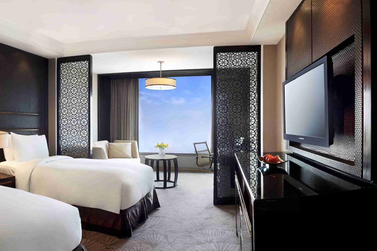 Egyptian cotton sheets, hypo-allergenic bedding, down duvets