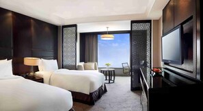 Egyptian cotton sheets, hypo-allergenic bedding, down duvets - Crowne Plaza New Delhi Mayur Vihar Noida by IHG (New Delhi)