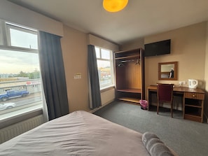 Superior-Doppelzimmer | Schreibtisch, Bügeleisen/Bügelbrett, kostenlose Babybetten