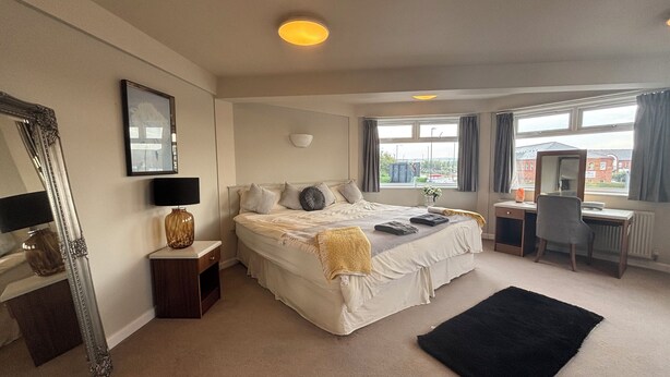 Luxury-Suite | Schreibtisch, Bügeleisen/Bügelbrett, kostenlose Babybetten