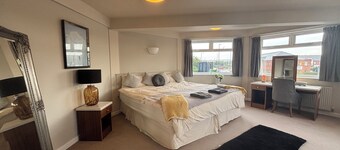 Fitzwilliam Arms Hotel