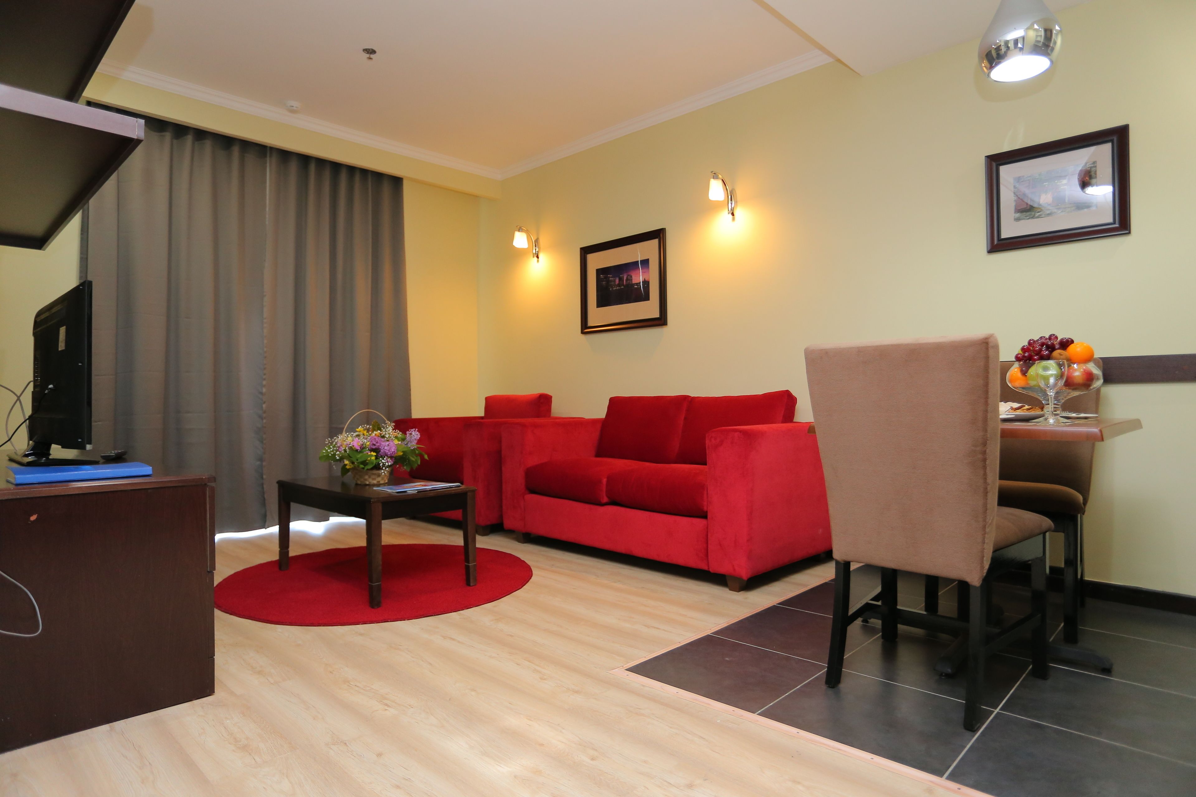 executive suite | living room | tv