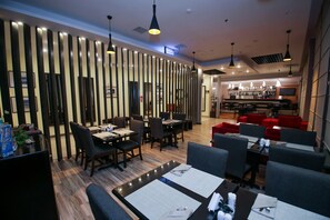 Bar (on property) - Chagala Aktau Hotel (Aktau)