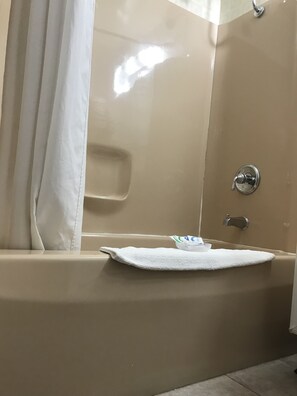 Chambre Double | Salle de bain