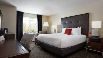 Standard Room, 1 King Bed | Premium bedding, down comforters, desk, laptop workspace