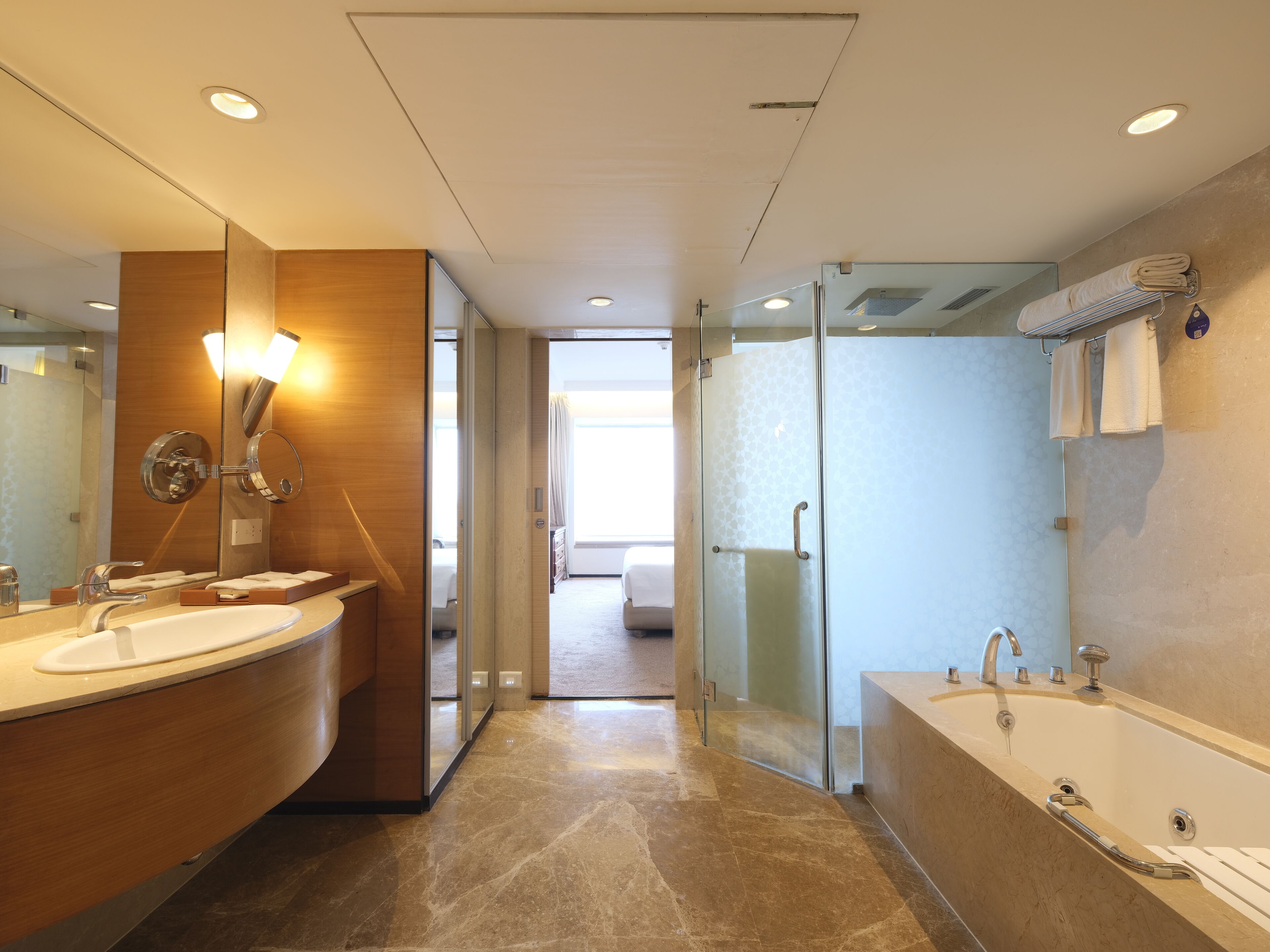 deluxe suite | bathroom | free toiletries, hair dryer, bathrobes, slippers