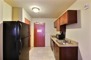 Fridge, microwave, coffee/tea maker