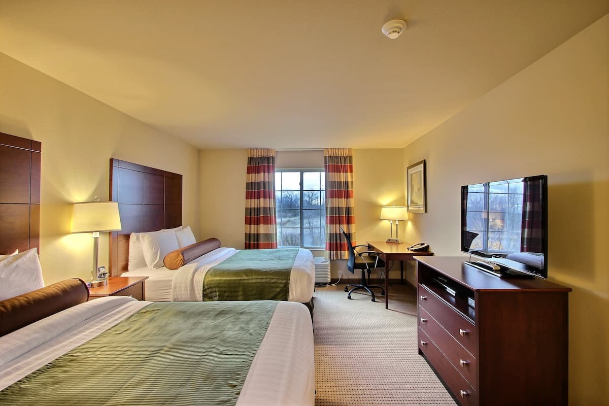 Down comforters, in-room safe, desk, laptop workspace