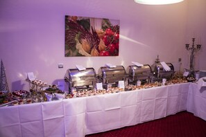 Frokostbuffé hver dag (EUR 15 per person)