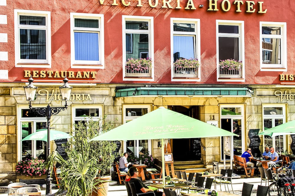 Victoria Hotel