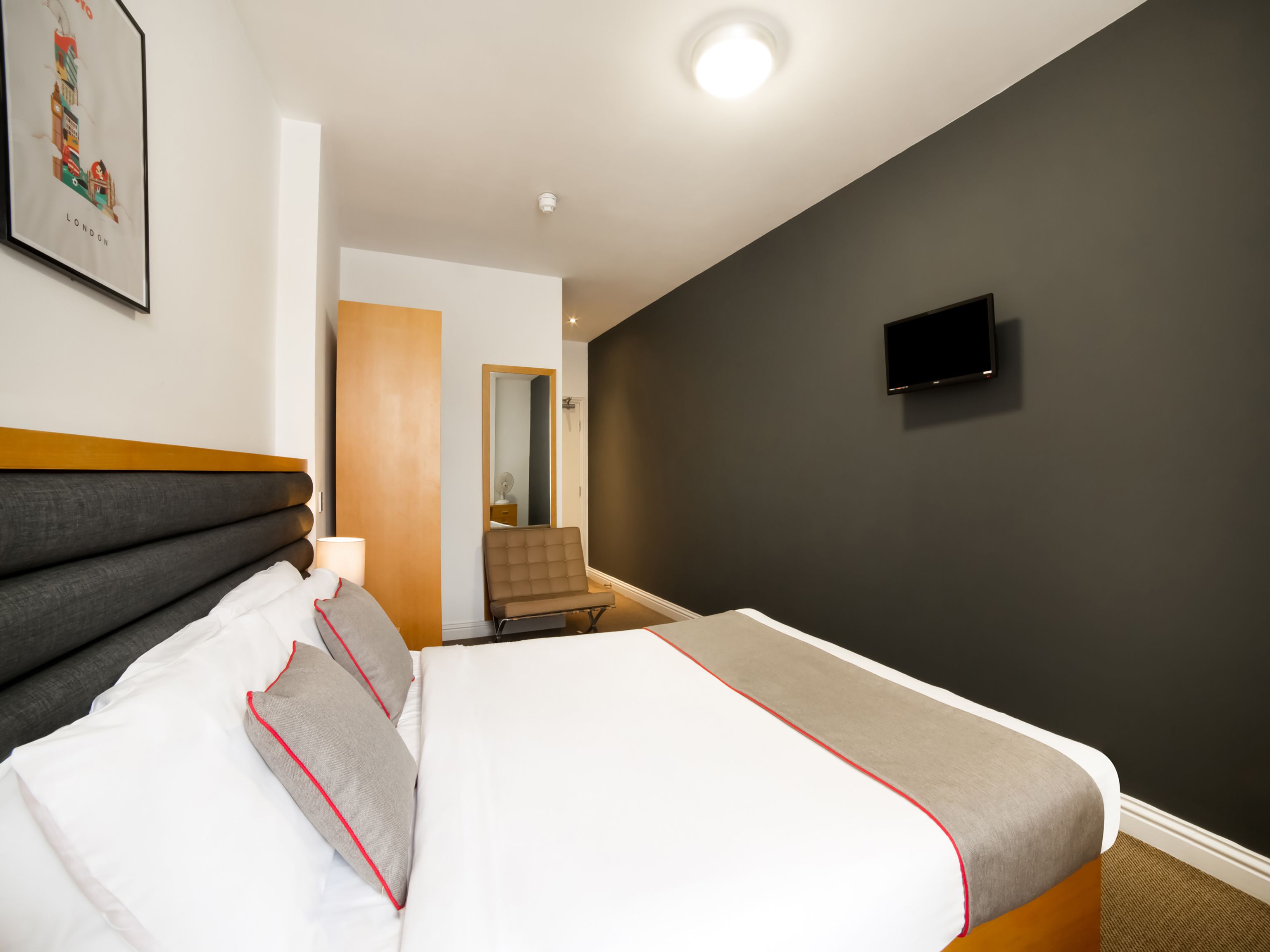 standard double room | 1 bedroom, desk, free wifi, bed sheets
