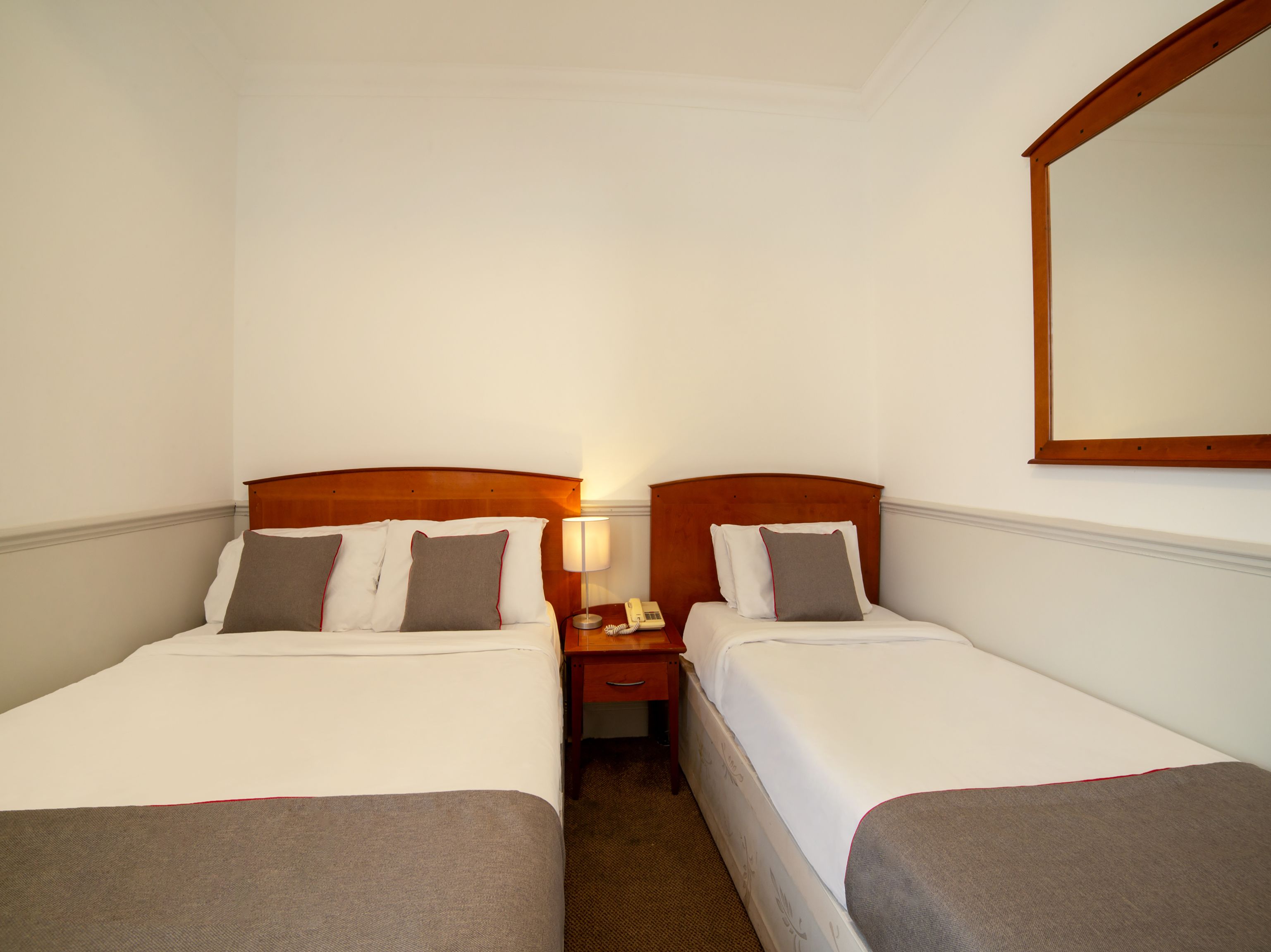 1 bedroom, desk, free wifi, bed sheets