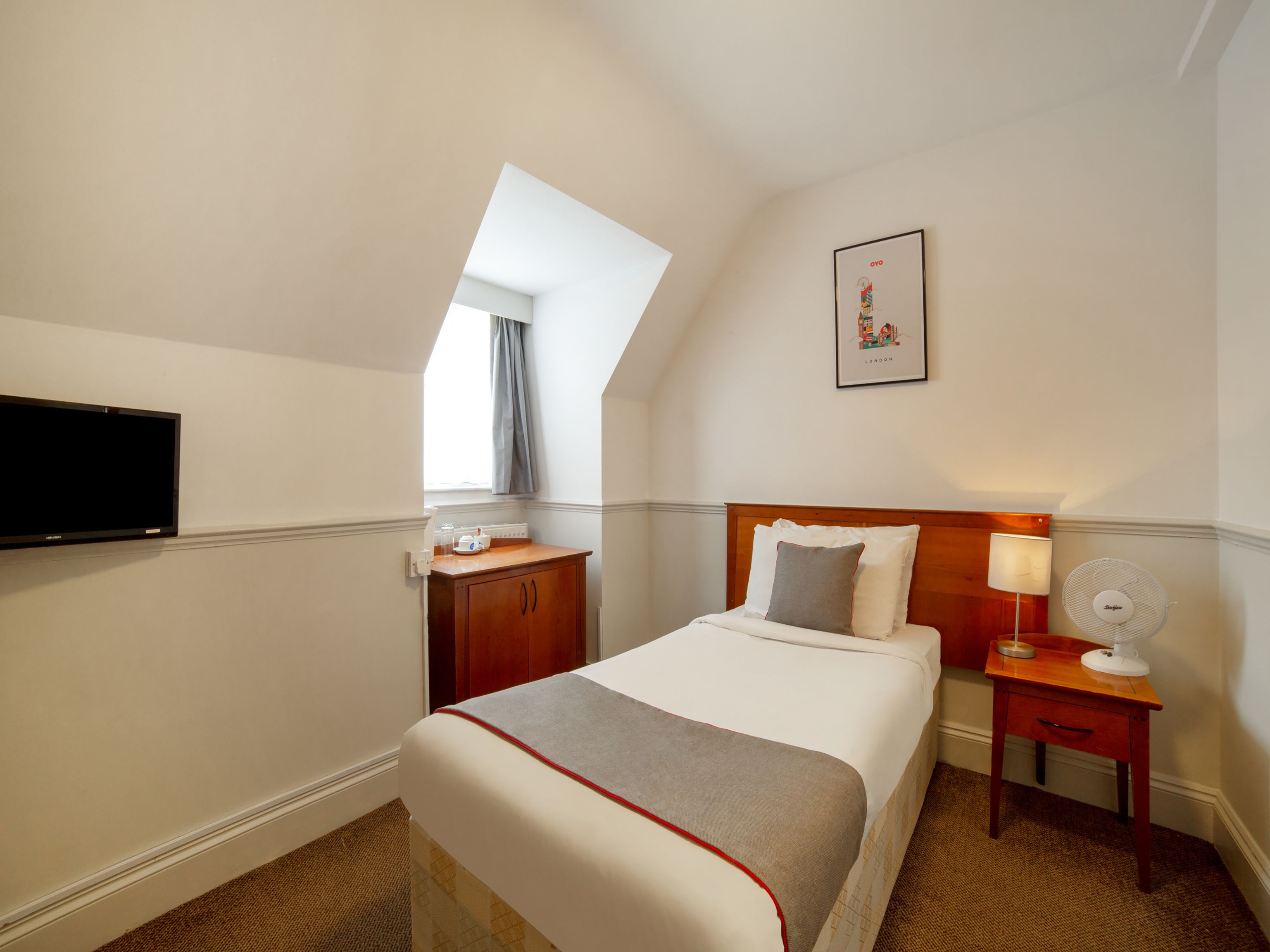 standard single room | 1 bedroom, desk, free wifi, bed sheets