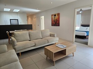 Standard Villa, 1 Bedroom | Living area - Quarterdecks Retreat (Urangan)