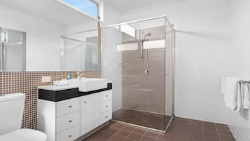 Classic Villa, 2 Bedrooms | Bathroom | Combined shower/tub, deep soaking tub, free toiletries, hair dryer