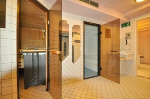 Sauna, Turkish bath/hammam, body treatments, sports massages, facials