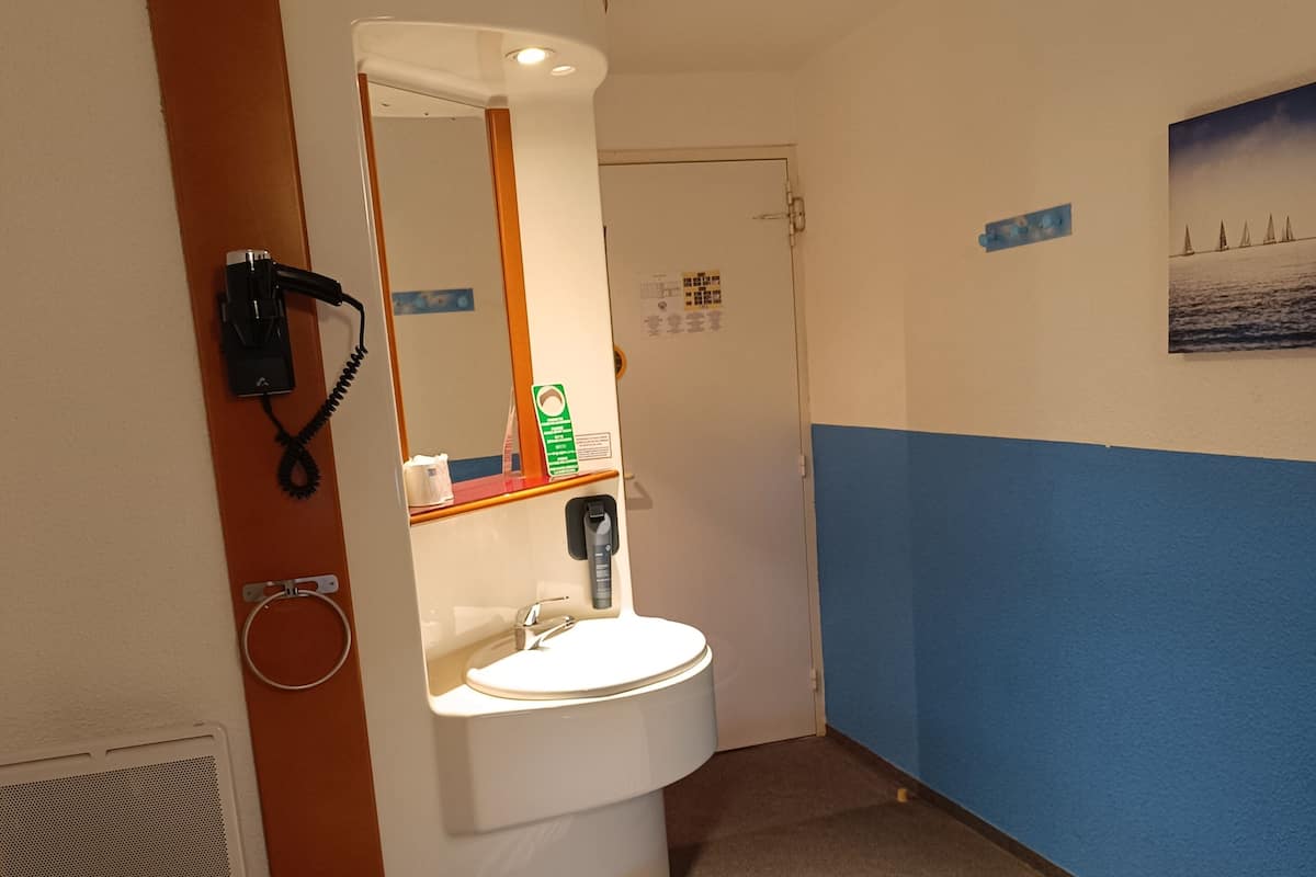 1 bedroom, desk, blackout curtains, free wifi