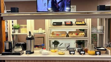 Daily buffet breakfast for a fee