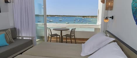 スタジオ バルコニー シービュー | デスク、ベビーベッド、WiFi (無料)、ベッドシーツ