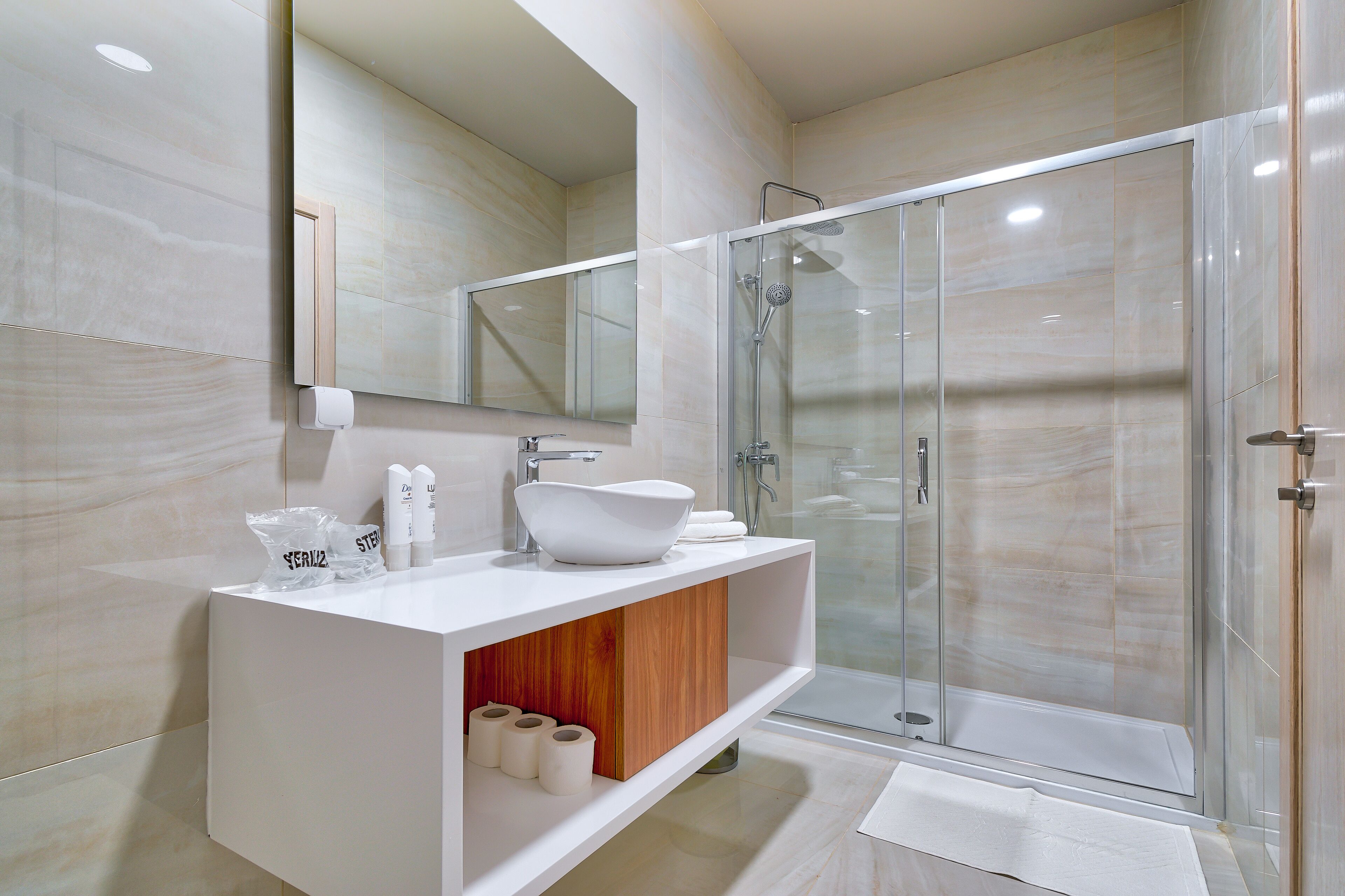 standard room | bathroom | hair dryer, towels